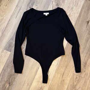 NWOT On 34th Black Long Sleeve Scoop Neck Bodysuit – Medium